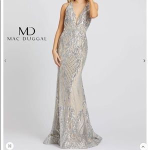 MAC DUGGAL Silver-Nude Strappy Back Gown